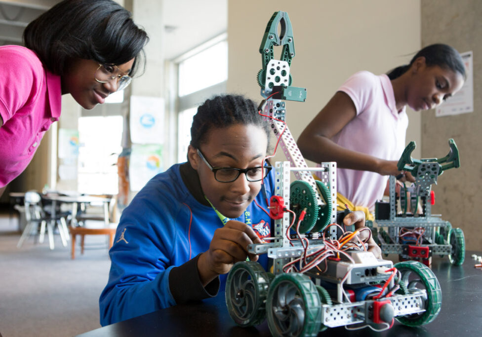 Ninth-grade students assemble robots at MC2 STEM High School. <br> <strong>Photo by Allison Shelley/The Verbatim Agency for American Education: Images of Teachers and Students in Action</strong>