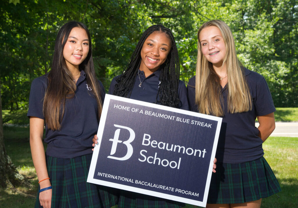 Beaumont - Girls with sign copy